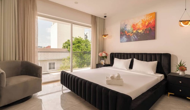 D2 Center Pool Villa with 6 bedrooms