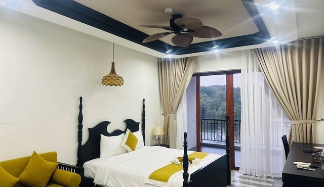 Phong Nha Lake House