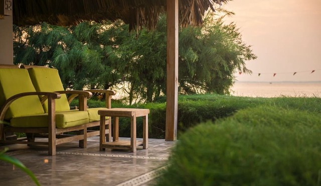 Beachfront Bungalow - One Bedroom Resort, Sleeps 2