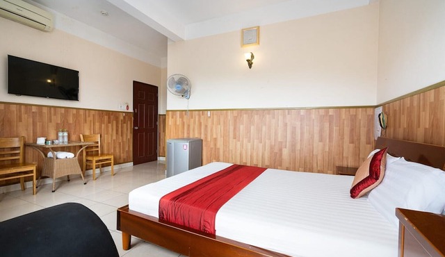 Elegant Deluxe Accommodation in Hoang Hau, Vietnam