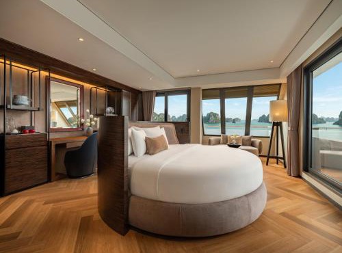 La SEN of the Bay Cruises in Ha Long