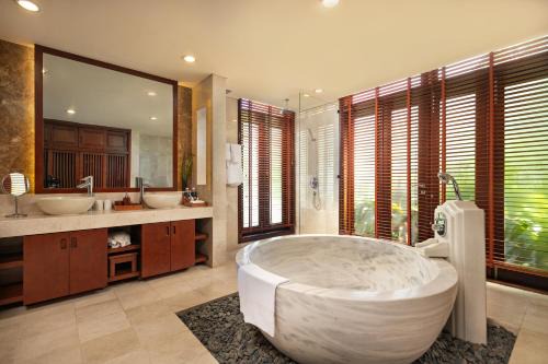 Koaniva Luxury Villa Beach Da Nang in Da Nang