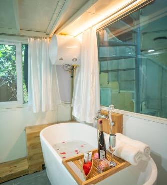 Homestay CHẤT- Train Street-Local-Free Laundry