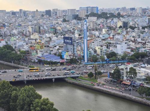 Hoa Villa - View of Landmark 81 - Near Ben Thanh Market