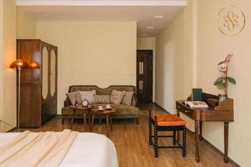 Old Quarter Boutique Apartments with lift by Ssens Homes