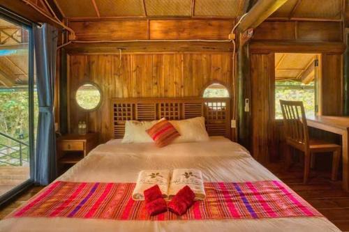 Retreat Lương Sơn Hoa Ban, Hoà Bình