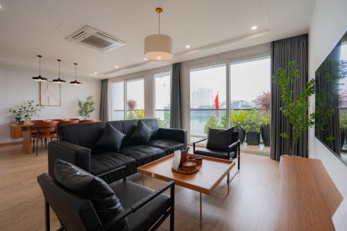 XÔI Aqua Suites West Lake