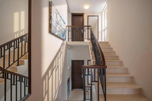 Exclusive 4-BDR Pool Villas on My Khe Beach - Premier Resort