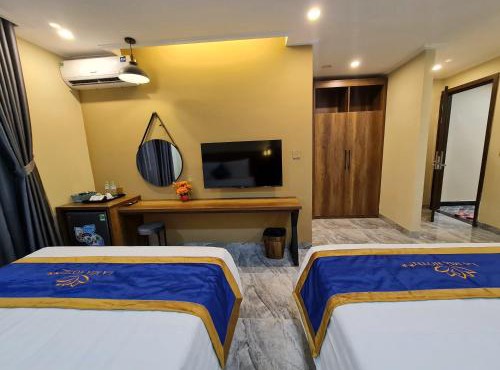 LA MIA Lakeview Hotel