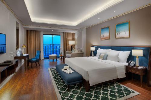 FLC Halong Bay Golf Club & Luxury Resort